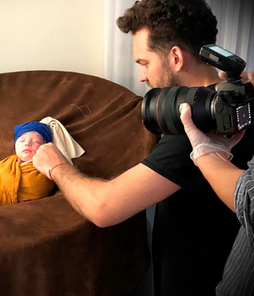 For His Newborn Daughter’s Photoshoot, This Dad Recreated Famous Paintings He And His Wife Love For His Newborn Daughter’s Photoshoot, This Dad Recreated Famous Paintings He And His Wife Love