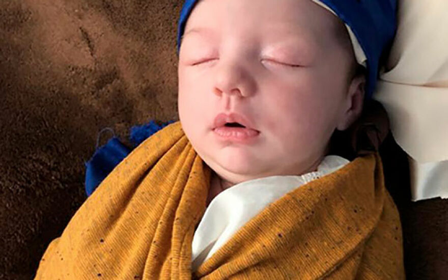 For His Newborn Daughter’s Photoshoot, This Dad Recreated Famous Paintings He And His Wife Love For His Newborn Daughter’s Photoshoot, This Dad Recreated Famous Paintings He And His Wife Love