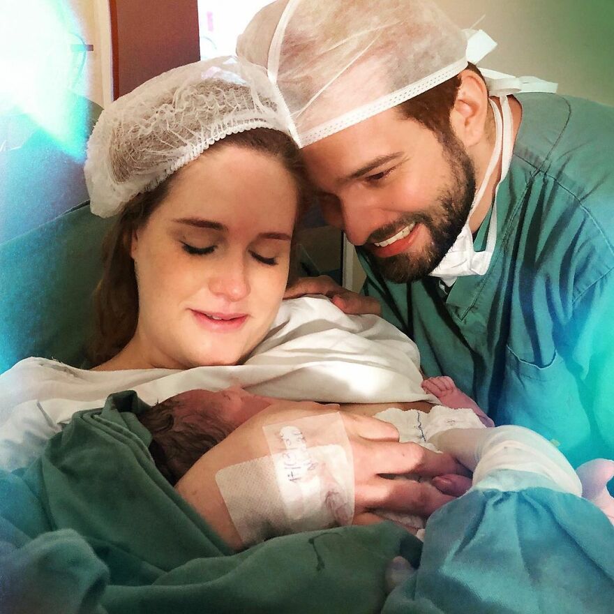 For His Newborn Daughter’s Photoshoot, This Dad Recreated Famous Paintings He And His Wife Love For His Newborn Daughter’s Photoshoot, This Dad Recreated Famous Paintings He And His Wife Love