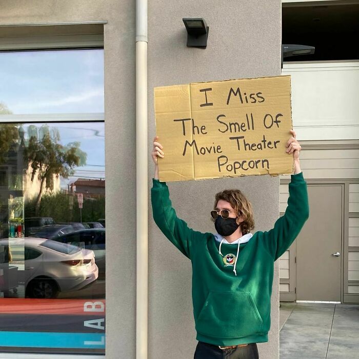 ‘Dude With Sign’ Has 7.4 Million Followers For Protesting Annoying Everyday Things With Funny Signs (40 New Pics) ‘Dude With Sign’ Has 7.4 Million Followers For Protesting Annoying Everyday Things With Funny Signs (40 New Pics)
