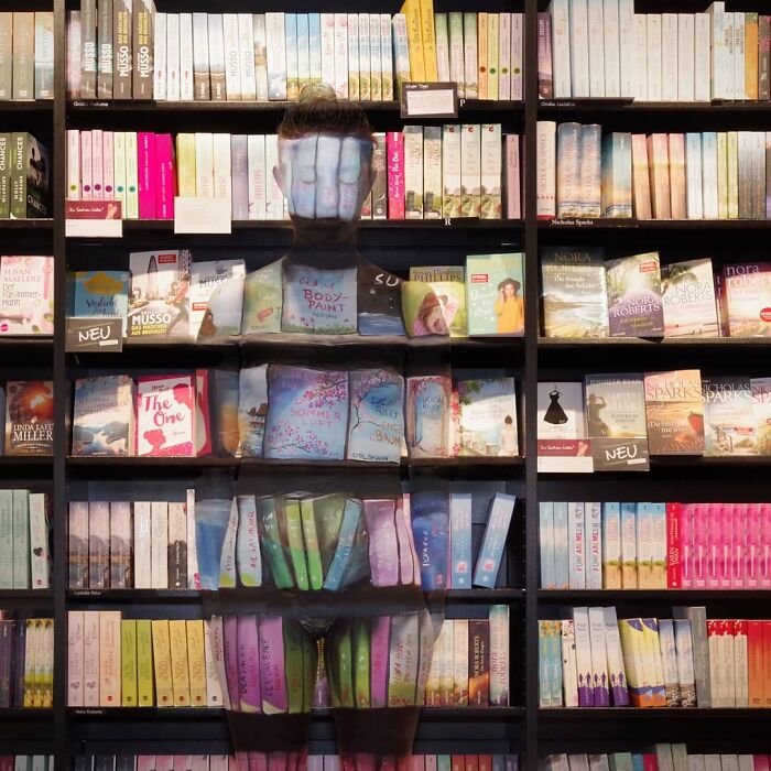 Artist Transforms Human Body Into Incredible Optical Illusions (70 pics) Artist Transforms Human Body Into Incredible Optical Illusions (70 pics)