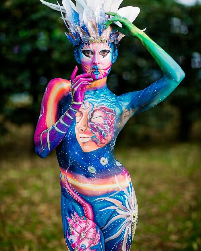 Artist Transforms Human Body Into Incredible Optical Illusions (70 pics) Artist Transforms Human Body Into Incredible Optical Illusions (70 pics)