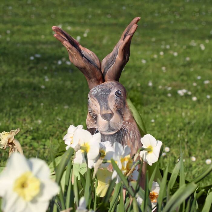 Artist Transforms Human Body Into Incredible Optical Illusions (70 pics) Artist Transforms Human Body Into Incredible Optical Illusions (70 pics)