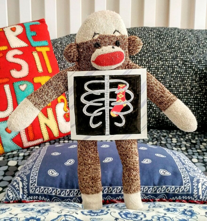I’ve Made My Wife Laugh Every Day Of The Pandemic With Daily Sock Monkey Shows And I Hope They Make You Smile Too (65 Pics) I’ve Made My Wife Laugh Every Day Of The Pandemic With Daily Sock Monkey Shows And I Hope They Make You Smile Too (65 Pics)
