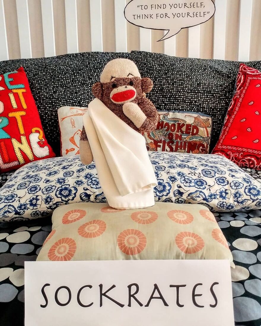 I’ve Made My Wife Laugh Every Day Of The Pandemic With Daily Sock Monkey Shows And I Hope They Make You Smile Too (65 Pics) I’ve Made My Wife Laugh Every Day Of The Pandemic With Daily Sock Monkey Shows And I Hope They Make You Smile Too (65 Pics)
