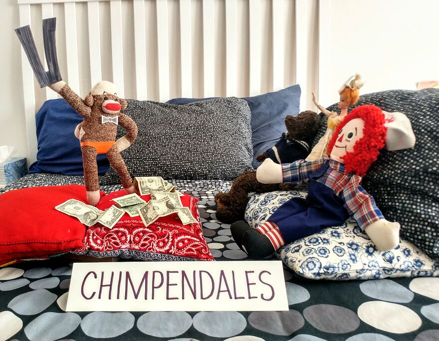 I’ve Made My Wife Laugh Every Day Of The Pandemic With Daily Sock Monkey Shows And I Hope They Make You Smile Too (65 Pics) I’ve Made My Wife Laugh Every Day Of The Pandemic With Daily Sock Monkey Shows And I Hope They Make You Smile Too (65 Pics)