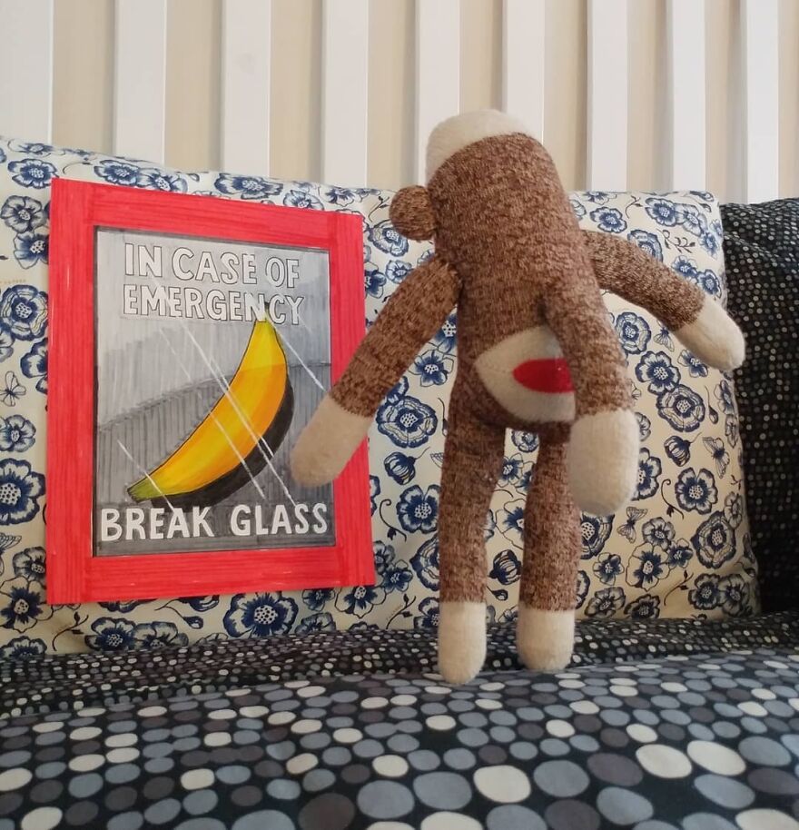 I’ve Made My Wife Laugh Every Day Of The Pandemic With Daily Sock Monkey Shows And I Hope They Make You Smile Too (65 Pics) I’ve Made My Wife Laugh Every Day Of The Pandemic With Daily Sock Monkey Shows And I Hope They Make You Smile Too (65 Pics)