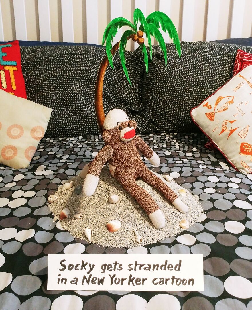 I’ve Made My Wife Laugh Every Day Of The Pandemic With Daily Sock Monkey Shows And I Hope They Make You Smile Too (65 Pics) I’ve Made My Wife Laugh Every Day Of The Pandemic With Daily Sock Monkey Shows And I Hope They Make You Smile Too (65 Pics)