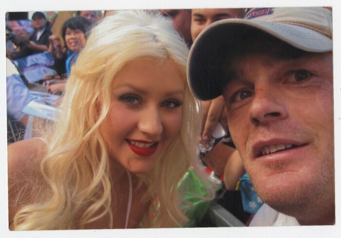 Photo Dealer Finds An Old Photo Collection With Photos Of A “Mysterious” Man With Hollywood Celebrities (30 Pics) Photo Dealer Finds An Old Photo Collection With Photos Of A “Mysterious” Man With Hollywood Celebrities (30 Pics)