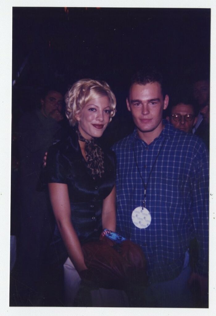 Photo Dealer Finds An Old Photo Collection With Photos Of A &#8220;Mysterious&#8221; Man With Hollywood Celebrities (30 Pics)