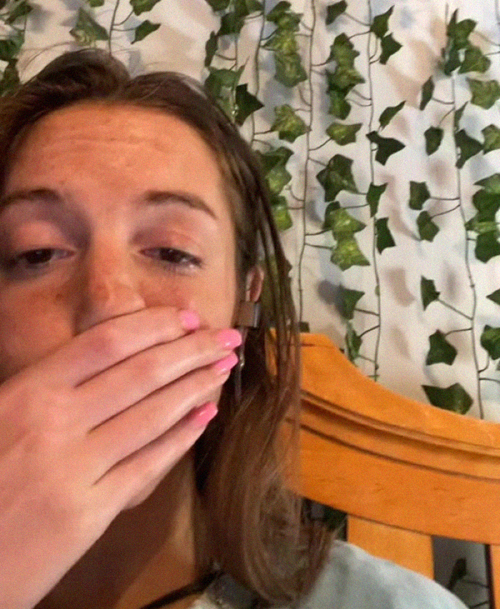 This Girl Forgot To Change The Template Photo In Her Resume, Sent It Out To Her Employer This Girl Forgot To Change The Template Photo In Her Resume, Sent It Out To Her Employer