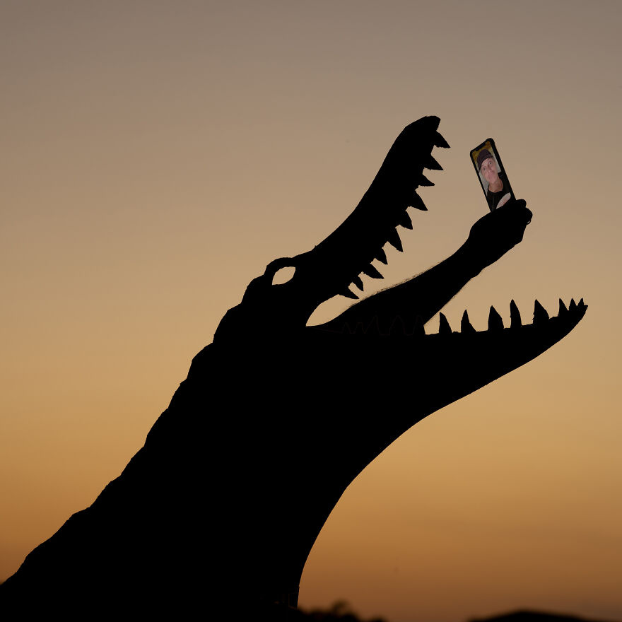 Valentine’s Day Is Coming, So I Made These 37 Selfie Date Cardboard Cutouts At Sunset To Get You In The Mood (47 Pics) Valentine’s Day Is Coming, So I Made These 37 Selfie Date Cardboard Cutouts At Sunset To Get You In The Mood (47 Pics)