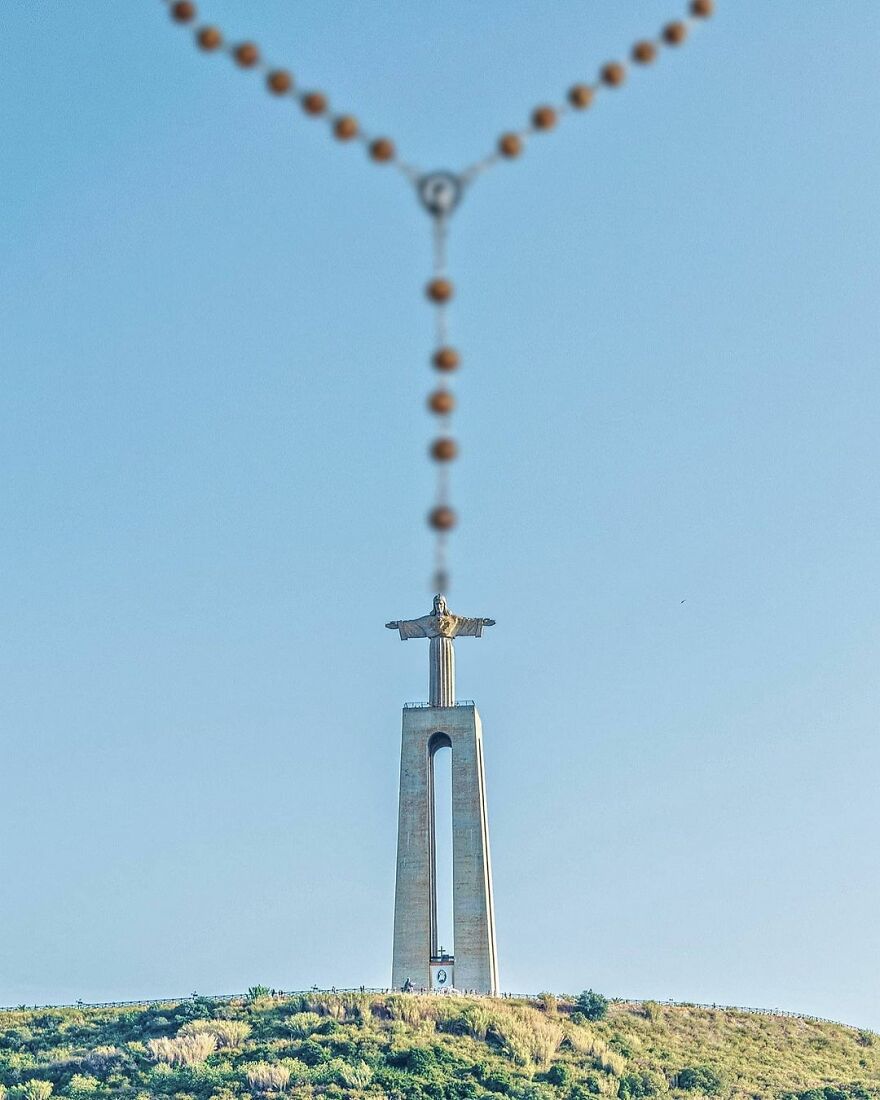 This Photographer Captured 40 Photographs Which Perfectly Show The Power Of Perspective This Photographer Captured 40 Photographs Which Perfectly Show The Power Of Perspective