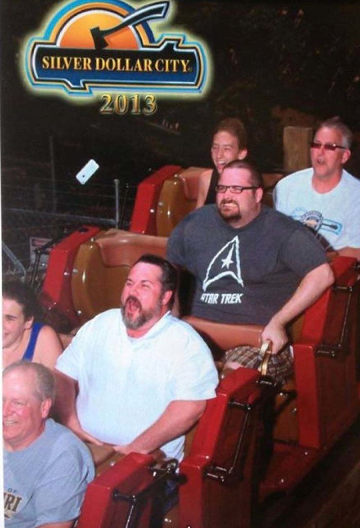 50 Times People Captured Such Perfectly Timed Pics, They Had To Celebrate It By Sharing Them Online 50 Times People Captured Such Perfectly Timed Pics, They Had To Celebrate It By Sharing Them Online