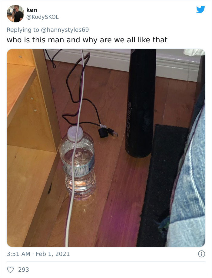 Women Are Comparing Their Side Of The Bed Vs. Their Boyfriends’, And People Find The Similarities Between Men Hilarious Women Are Comparing Their Side Of The Bed Vs. Their Boyfriends’, And People Find The Similarities Between Men Hilarious