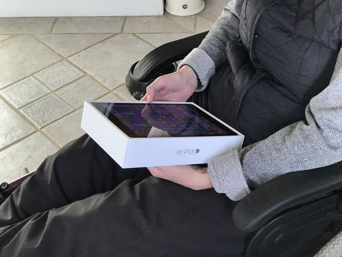 50 Clueless People Who Cannot Be Trusted With Technology