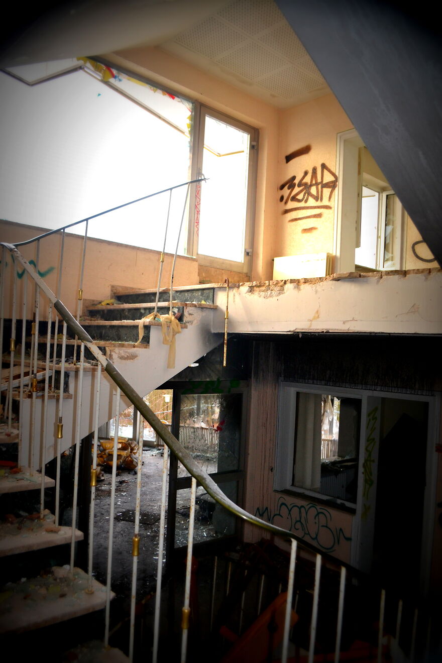 My Exploration Of A Clinic That Was Abandoned In 2002, From One Day To The Next My Exploration Of A Clinic That Was Abandoned In 2002, From One Day To The Next