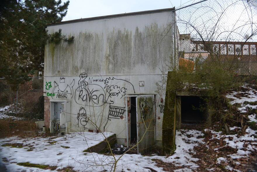 My Exploration Of A Clinic That Was Abandoned In 2002, From One Day To The Next My Exploration Of A Clinic That Was Abandoned In 2002, From One Day To The Next