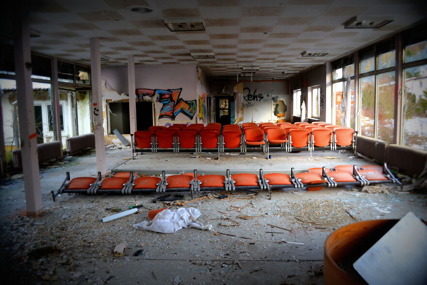 My Exploration Of A Clinic That Was Abandoned In 2002, From One Day To The Next My Exploration Of A Clinic That Was Abandoned In 2002, From One Day To The Next