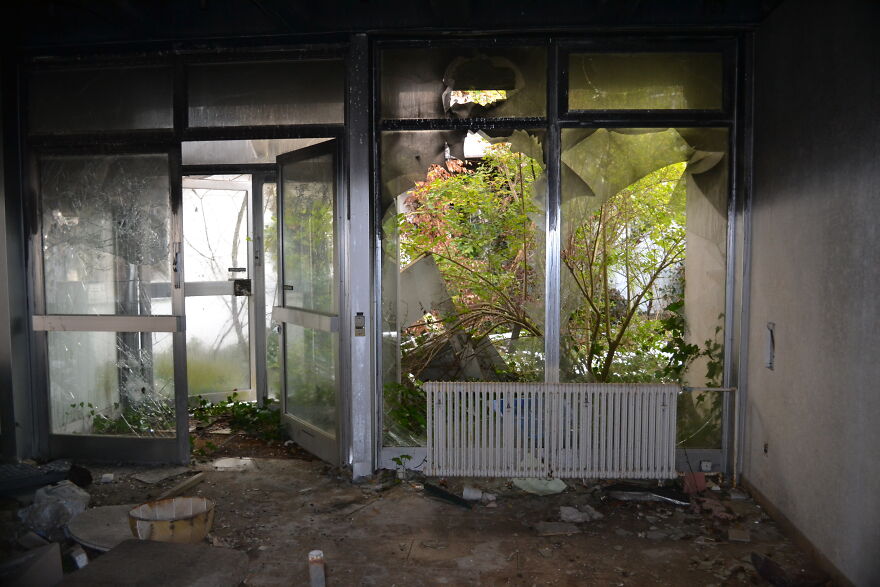 My Exploration Of A Clinic That Was Abandoned In 2002, From One Day To The Next My Exploration Of A Clinic That Was Abandoned In 2002, From One Day To The Next