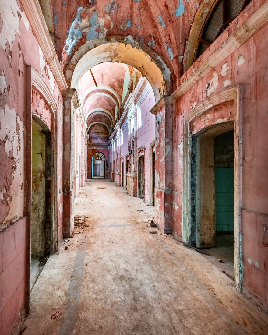 I Started A Reactivation Project To Save One Of The Oldest Spa Resorts In Europe—The Stunning Herculane Baths I Started A Reactivation Project To Save One Of The Oldest Spa Resorts In Europe—The Stunning Herculane Baths