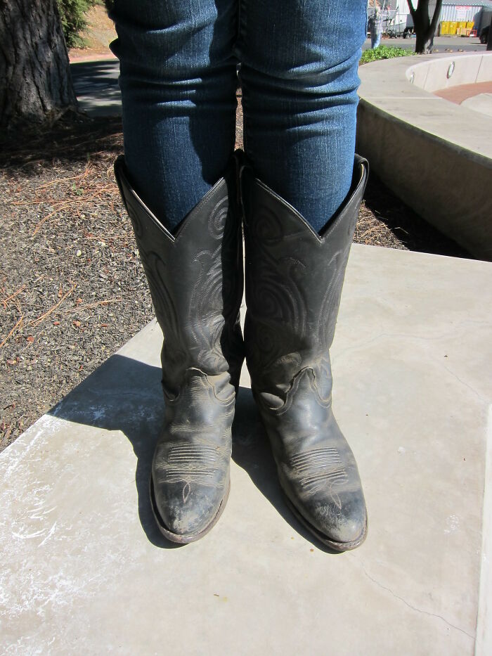 30 Hidden Dress Codes Folks Use To Send Signals About Themselves Shared In This Online Group 30 Hidden Dress Codes Folks Use To Send Signals About Themselves Shared In This Online Group