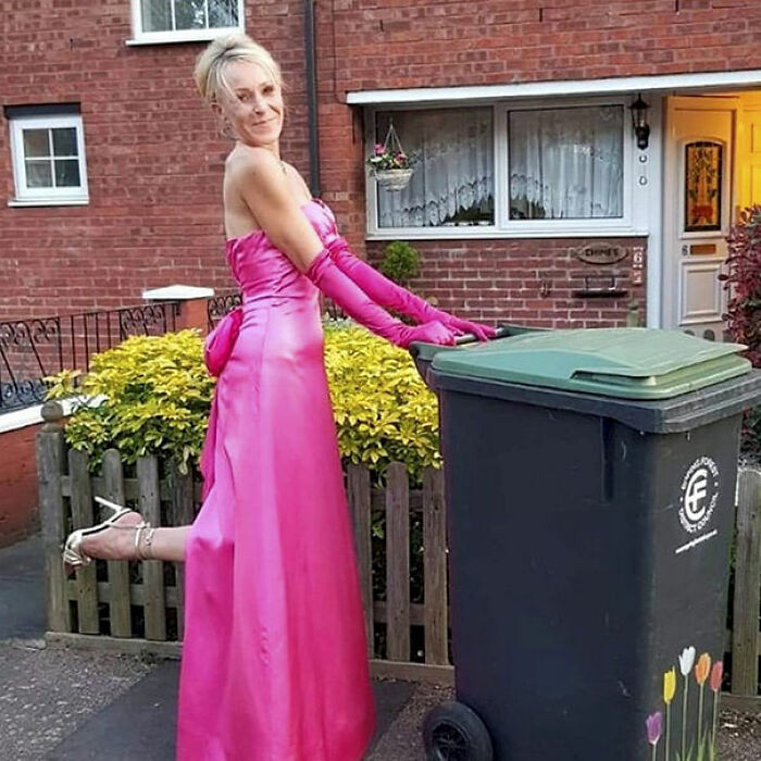 For 20 Weeks, This Essex Woman Wore Posh Dresses To Take Her Garbage Out (13 Pics) For 20 Weeks, This Essex Woman Wore Posh Dresses To Take Her Garbage Out (13 Pics)