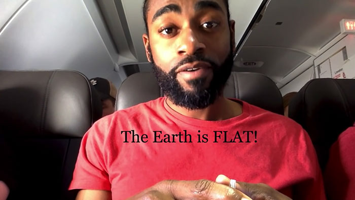 Conspiracy Theorist ‘Proves’ The Earth Is Flat With A Spirit Level On A Plane, And The ‘Evidence’ Is Making People Facepalm Conspiracy Theorist ‘Proves’ The Earth Is Flat With A Spirit Level On A Plane, And The ‘Evidence’ Is Making People Facepalm