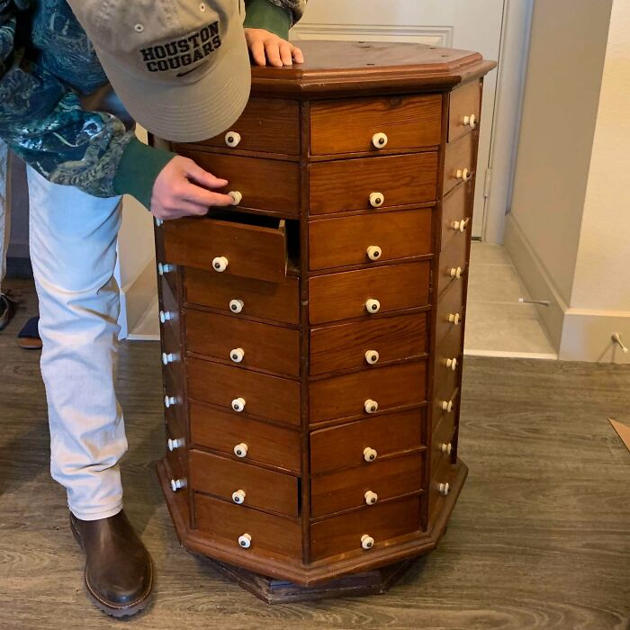 50 Times People Hit The Jackpot When It Came To Secondhand Finds, Shared On This Online Group 50 Times People Hit The Jackpot When It Came To Secondhand Finds, Shared On This Online Group