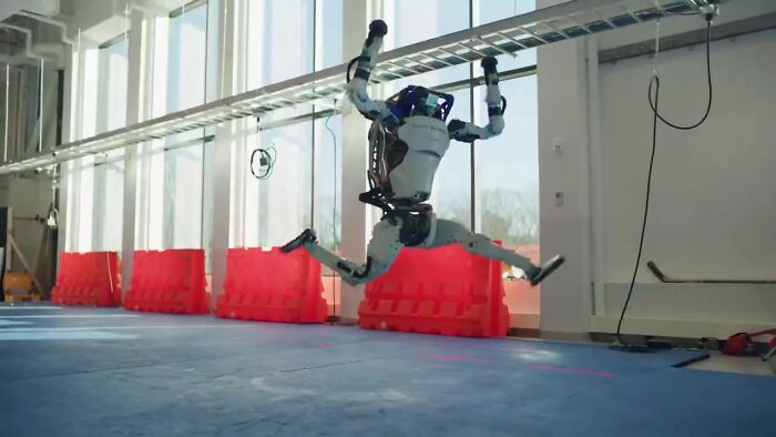 Boston Dynamics Recorded A Video Of Its Robots Performing Impressive New Year Dance Boston Dynamics Recorded A Video Of Its Robots Performing Impressive New Year Dance