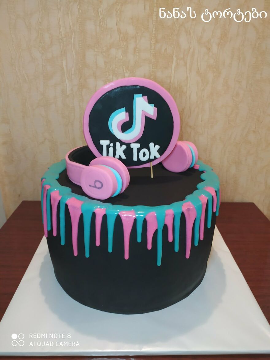 My Aunt’s Artistic Cakes (26 Pics)