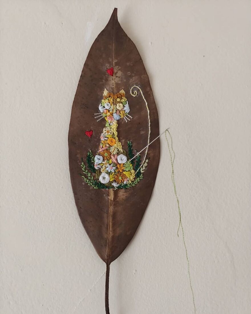This Brazilian Artist Creates Unique Designs Of Embroidery On Fallen Leaves (109 Pics) This Brazilian Artist Creates Unique Designs Of Embroidery On Fallen Leaves (109 Pics)