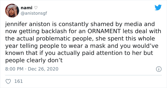 Some People Are Infuriated Over Jennifer Aniston’s ‘Tone-Deaf’ Christmas Ornament, Others Come To Her Defense Some People Are Infuriated Over Jennifer Aniston’s ‘Tone-Deaf’ Christmas Ornament, Others Come To Her Defense