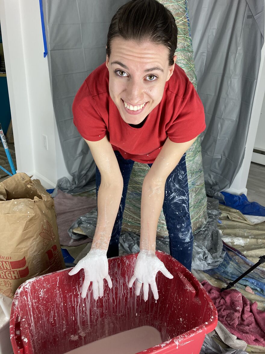 Here Are 19 Pics Of Our Unconventional-Looking Christmas Tree Made From 2 Gallons Of Glue, 15 Pounds Of Corn Starch, And Yarn