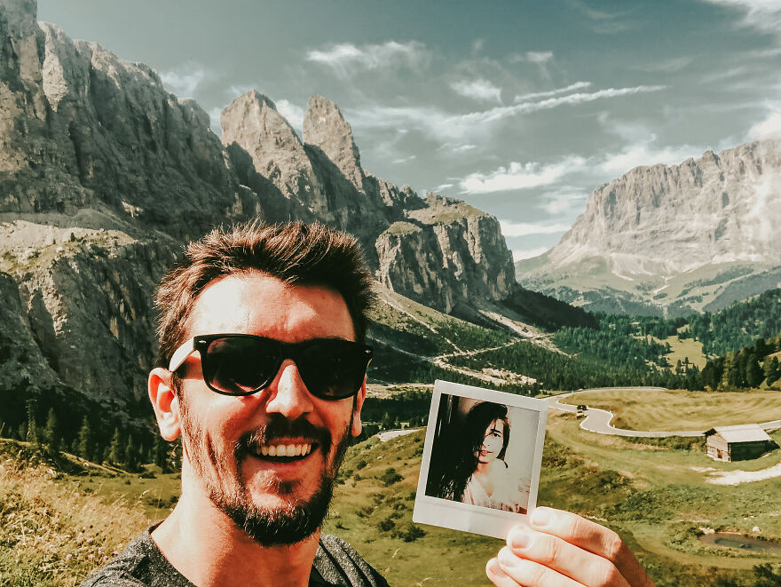 My Girlfriend Couldn’t Join Me On A Trip To Europe Last Year, So I Printed A Few Of Her Photos And Took Selfies Everywhere (32 Pics) My Girlfriend Couldn’t Join Me On A Trip To Europe Last Year, So I Printed A Few Of Her Photos And Took Selfies Everywhere (32 Pics)