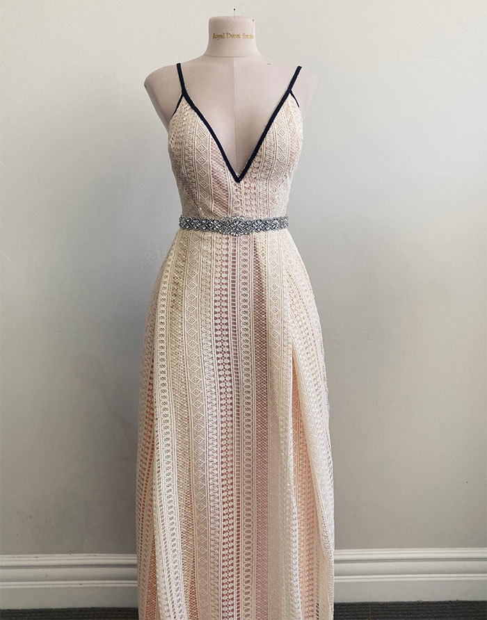 Self-Taught Designer Tweets Photos Of All The Dresses She Made In 2020, And Her Thread Gets 337K Likes Self-Taught Designer Tweets Photos Of All The Dresses She Made In 2020, And Her Thread Gets 337K Likes