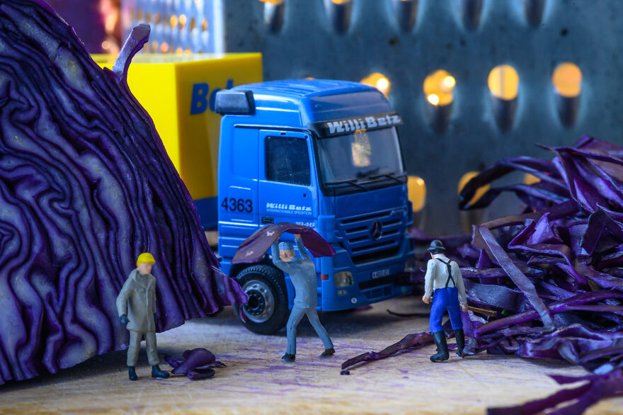 I Create Imaginary Tiny Worlds From Everyday Objects And Mini Figurines (20 New Pics) I Create Imaginary Tiny Worlds From Everyday Objects And Mini Figurines (20 New Pics)