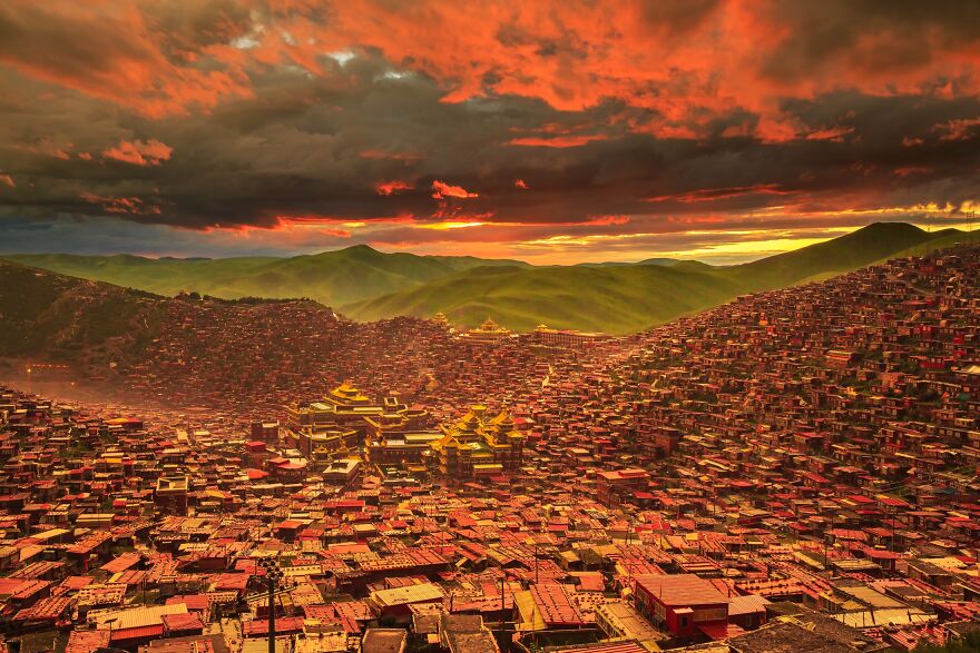 These Photographs From The 2020 Budapest International Foto Awards Will Probably Make You Think About Life (30 Pics) These Photographs From The 2020 Budapest International Foto Awards Will Probably Make You Think About Life (30 Pics)