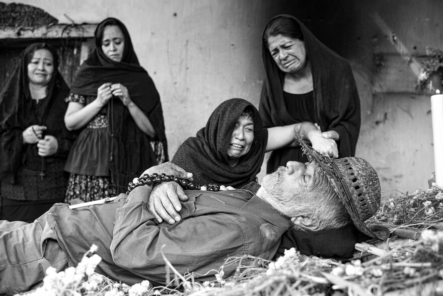 These Photographs From The 2020 Budapest International Foto Awards Will Probably Make You Think About Life (30 Pics) These Photographs From The 2020 Budapest International Foto Awards Will Probably Make You Think About Life (30 Pics)