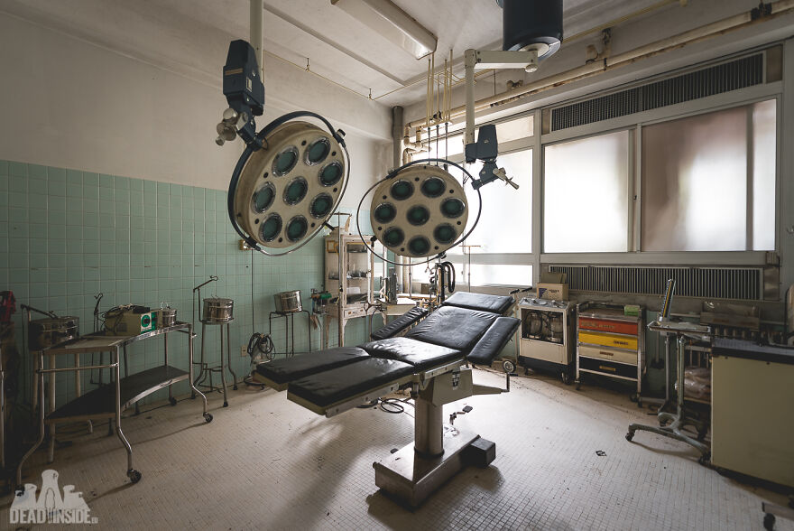 I Took Pictures Of A Japanese Island That Is Full Of Decayed Buildings And Has Less Than 130 People Living On It (36 Pics) I Took Pictures Of A Japanese Island That Is Full Of Decayed Buildings And Has Less Than 130 People Living On It (36 Pics)