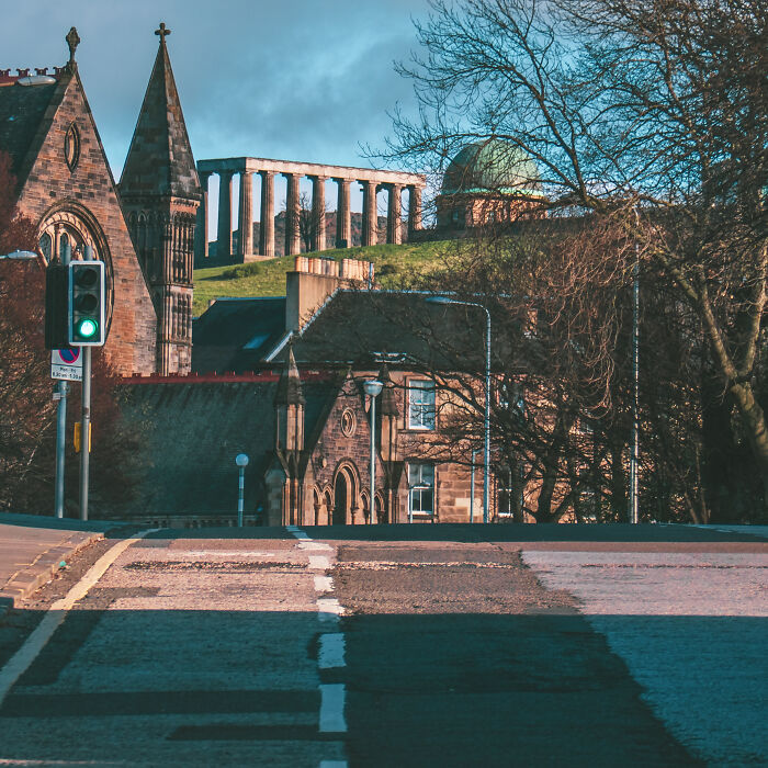 Local People Share 30 Things Tourists Do That Make Them Stand Out As A Non-Local