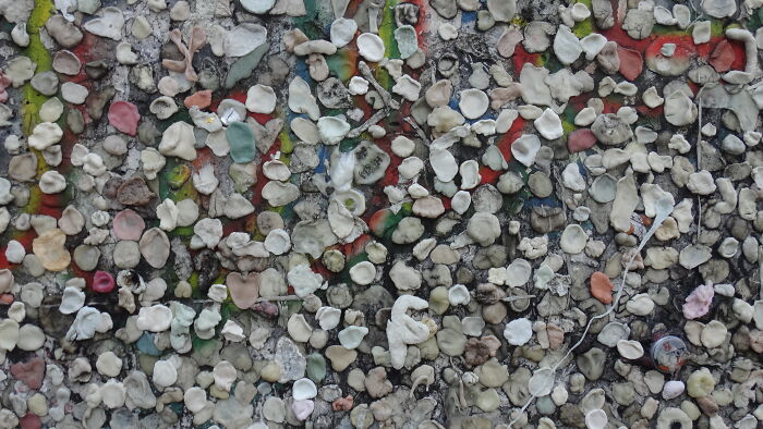 Local People Share 30 Things Tourists Do That Make Them Stand Out As A Non-Local