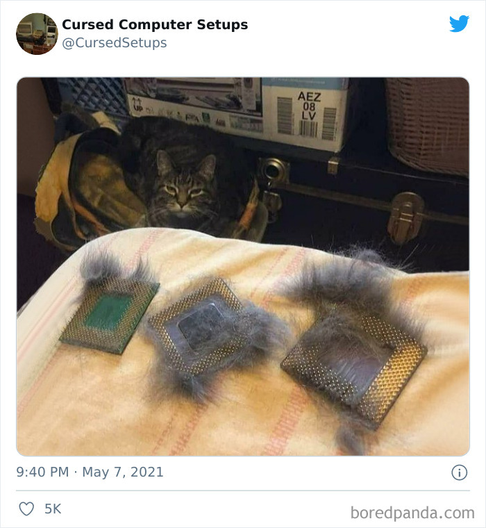 30 Times People Had Such Terrible Computer Setups, They Could Only Be Described As ‘Cursed’, As Shared By This Twitter Account 30 Times People Had Such Terrible Computer Setups, They Could Only Be Described As ‘Cursed’, As Shared By This Twitter Account