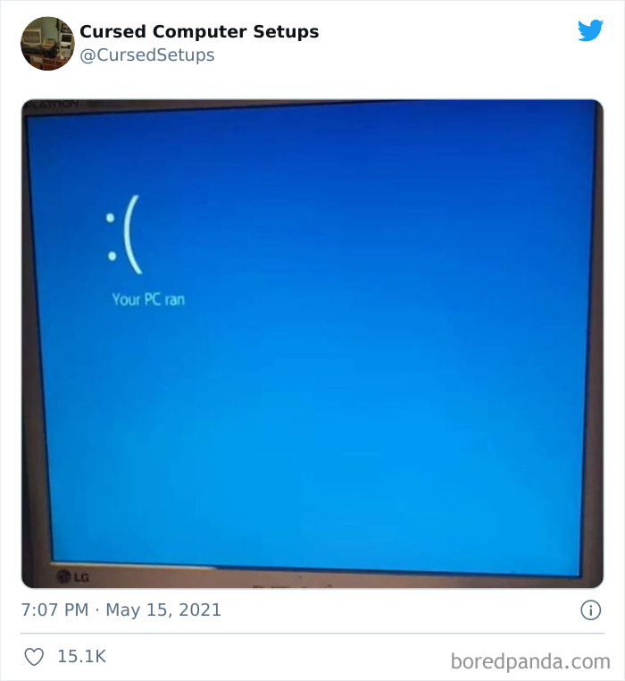 30 Times People Had Such Terrible Computer Setups, They Could Only Be Described As ‘Cursed’, As Shared By This Twitter Account 30 Times People Had Such Terrible Computer Setups, They Could Only Be Described As ‘Cursed’, As Shared By This Twitter Account