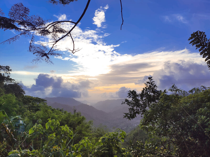 I Like Traveling Around My Country And Take Pictures With My Phone