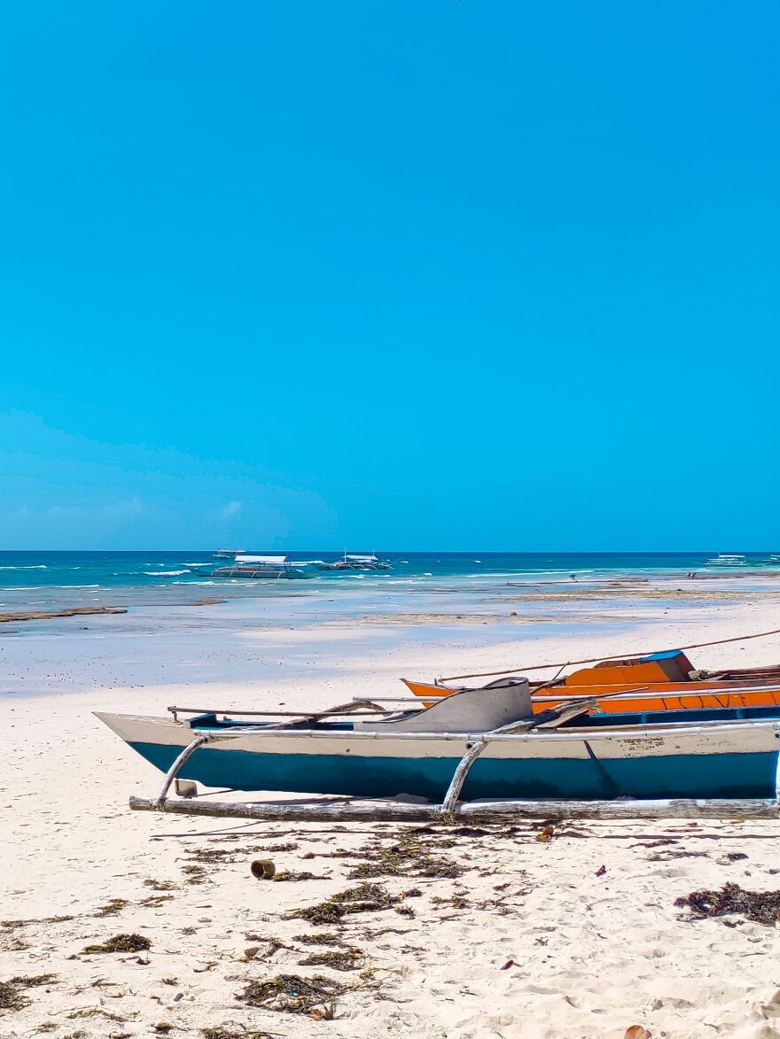 I Like Traveling Around My Country And Take Pictures With My Phone