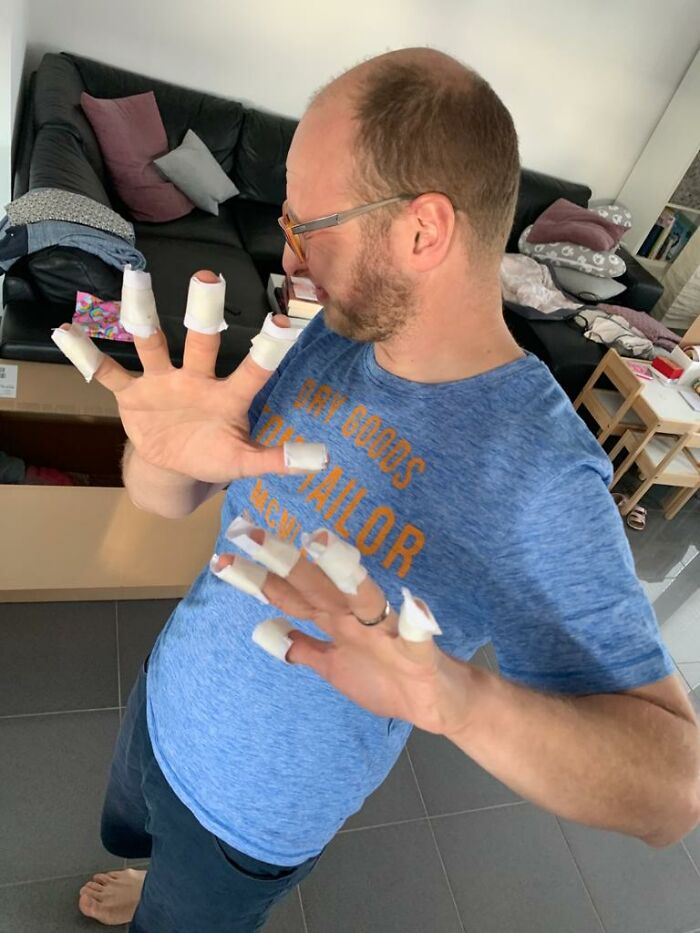 Hey Pandas, Post The Weirdest Image You Have Saved On Your Phone (Closed) Hey Pandas, Post The Weirdest Image You Have Saved On Your Phone (Closed)