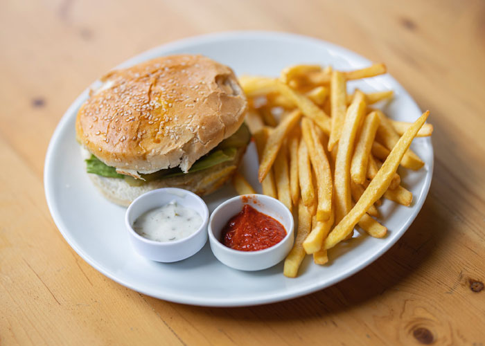 30 Hotel Workers Share What Things They Wish Guests Would Stop Doing, And It’s Disgusting That They Have To Deal With Such Things 30 Hotel Workers Share What Things They Wish Guests Would Stop Doing, And It’s Disgusting That They Have To Deal With Such Things