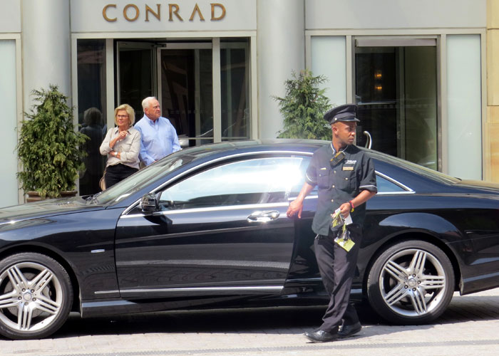 30 Hotel Workers Share What Things They Wish Guests Would Stop Doing, And It’s Disgusting That They Have To Deal With Such Things 30 Hotel Workers Share What Things They Wish Guests Would Stop Doing, And It’s Disgusting That They Have To Deal With Such Things