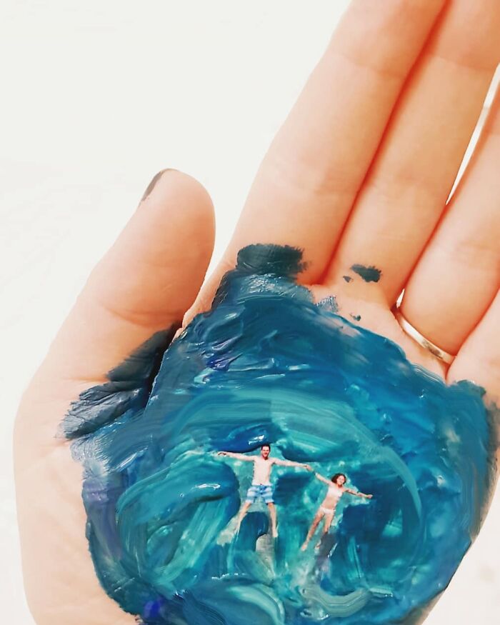 Artist Uses Her Hands As A Canvas To Show Her Hidden Worlds (39 Pics) Artist Uses Her Hands As A Canvas To Show Her Hidden Worlds (39 Pics)